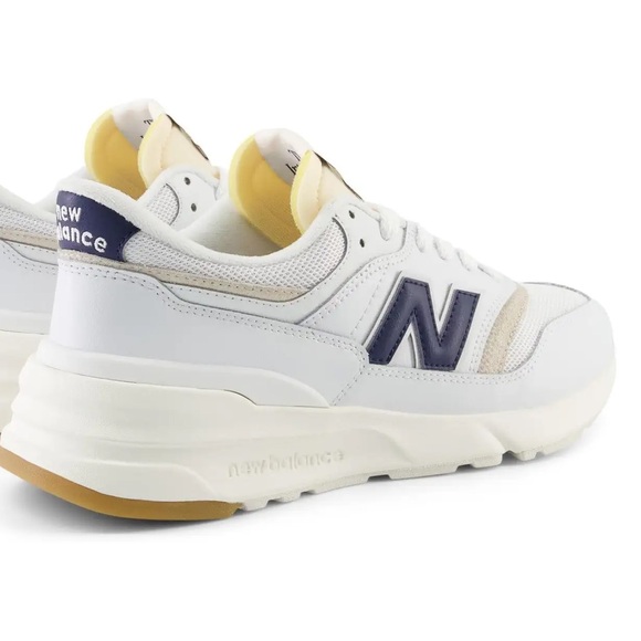 Women’s New Balance 997R White and Black Athletic  Shoes NIB - Picture 11 of 14